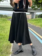 黒の中長丈スリムシルエットスカート【女性用・秋のコーディネートに最適・フィット】