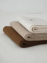 白鹅绒使用のソフト感覚クラシックデザイン無地マフラー【ウール含有・暖かさ・フリンジ付き】
