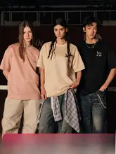 猫デザインのショートスリーブTシャツ【ユニセックス・夏用・カジュアル・ルーズフィット】（セットアップ対応）