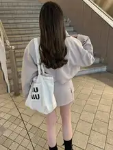 可愛らしいジッパー襟付きジャケットと工装ショートパンツ（セットアップ対応）