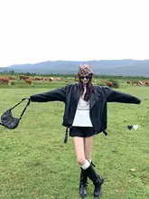 秋にピッタリなホワイトのゆったり長袖Tシャツ【女性用・インナートップス】