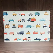 防水・防油・お手入れ簡単！カラフルな恐竜とお姫様の城デザインのテーブルマット