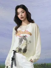 春の猫柄プリントニットトップス【ゆったりシルエット・クルーネック・女性用】