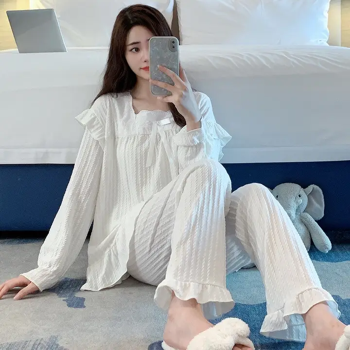 長袖長ズボンのキャジュアルなプリンセス風セットアップ【可愛らしいレース・コットン100%】（セットアップ対応）