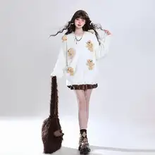 立体小熊デザインのラウンドネックニットセーター【女性用・ルーズフィット・スイートスタイル】