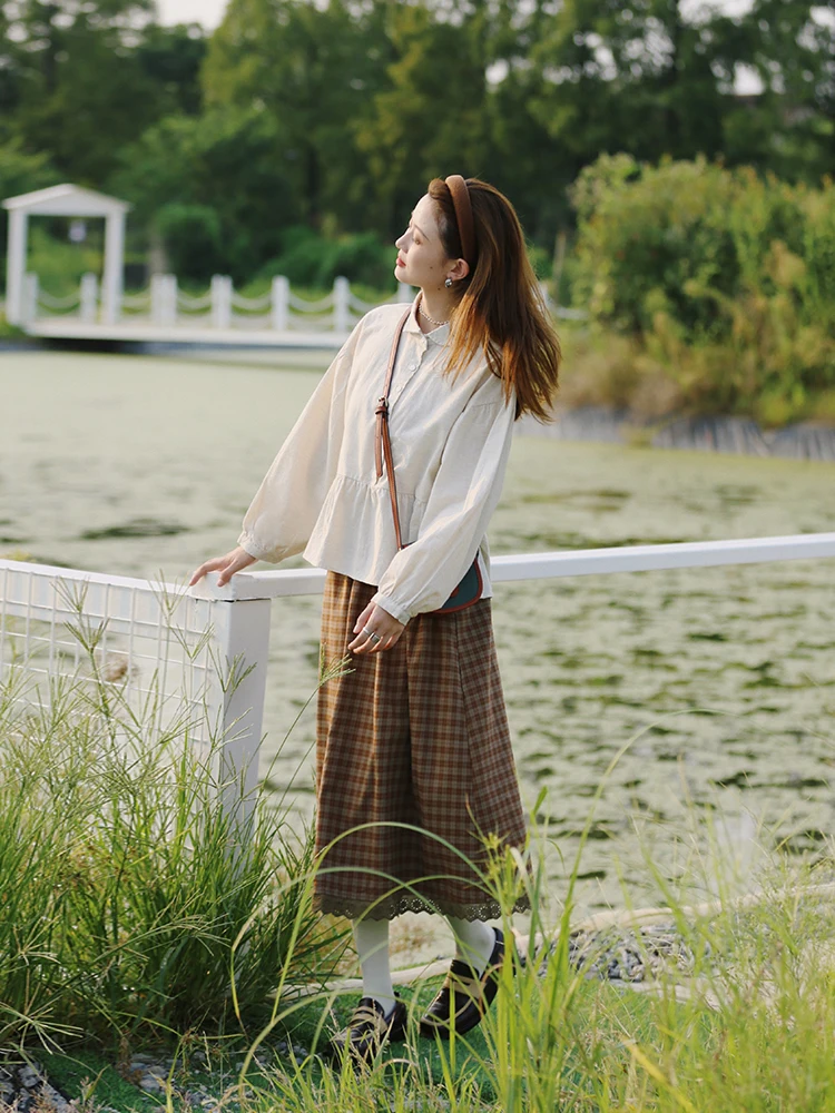 大人可愛い服 50代コーデ | ベージュポロトップスで実現する自然な可愛さのガイド
