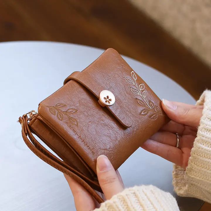 刺繍デザインの短財布【女性用・ハンドストラップ付き・多カードポケット・折りたたみ式】