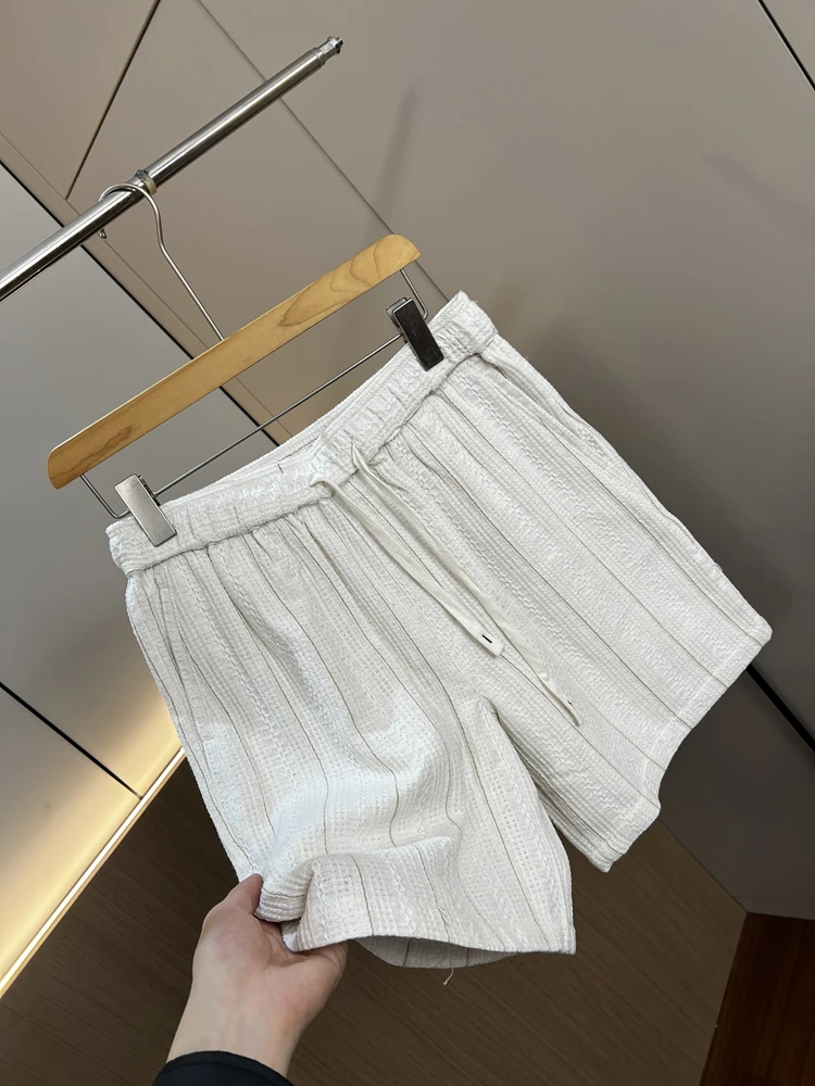 夏用メンズストライプ柄短パン：軽量でスリムフィットの日常スタイル