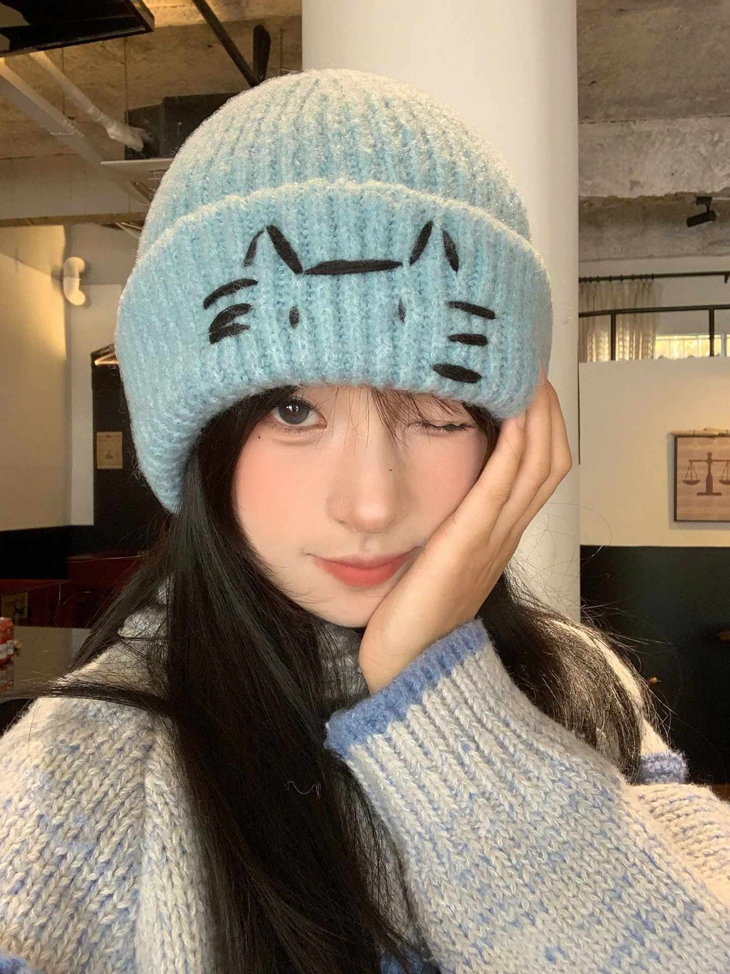 ニット帽を選びすぎて似合わない？可愛い猫の刺繍入りニット帽で解決する方法とは？