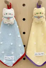 可愛らしい招き猫デザインの吸水ハンドタオル【珊瑚フリース・ドット模様・掛けられる】