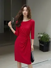 シンプルなデザインの黒いオフショルダー通勤ワンピース【フランス風・フィットタイプ】