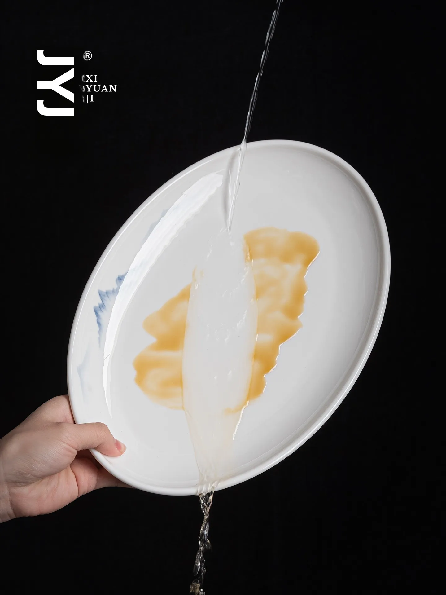 手描き陶器製楕円形プレート：中華風の高級感を実現する家庭用食器