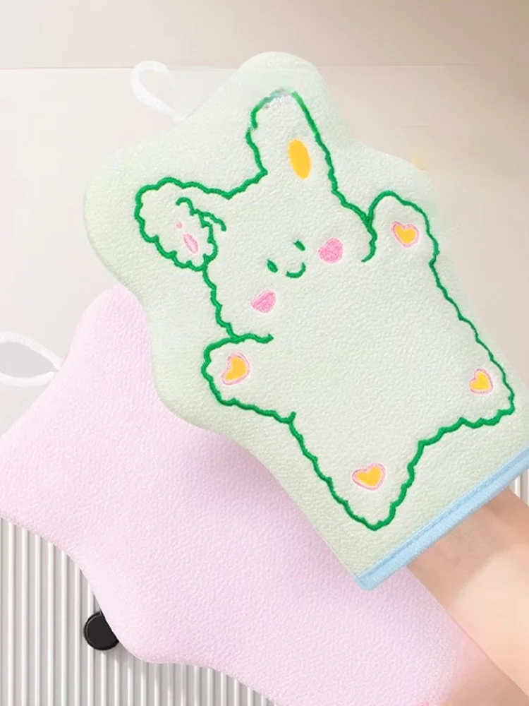 水に濡らすと冷えるタオルは本当に効果的？JOJO'S L. PD. ボディスクラブタオルが解決する、脇の黒ずみと汗の悩みとは