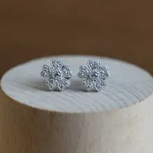 S925純銀製 桜花イヤリング【気品あふれるデザイン・通勤用・軽やかなスタイル】