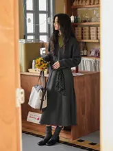 Vネックバットウィングスリーブニットセーター【秋冬用・ゆったりフィット・アルパカ風】