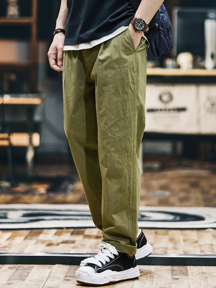 グリーン パンツ メンズ どんな場面で着るの？通勤からアウトドアまで、1つのスタイルで解決できる理由