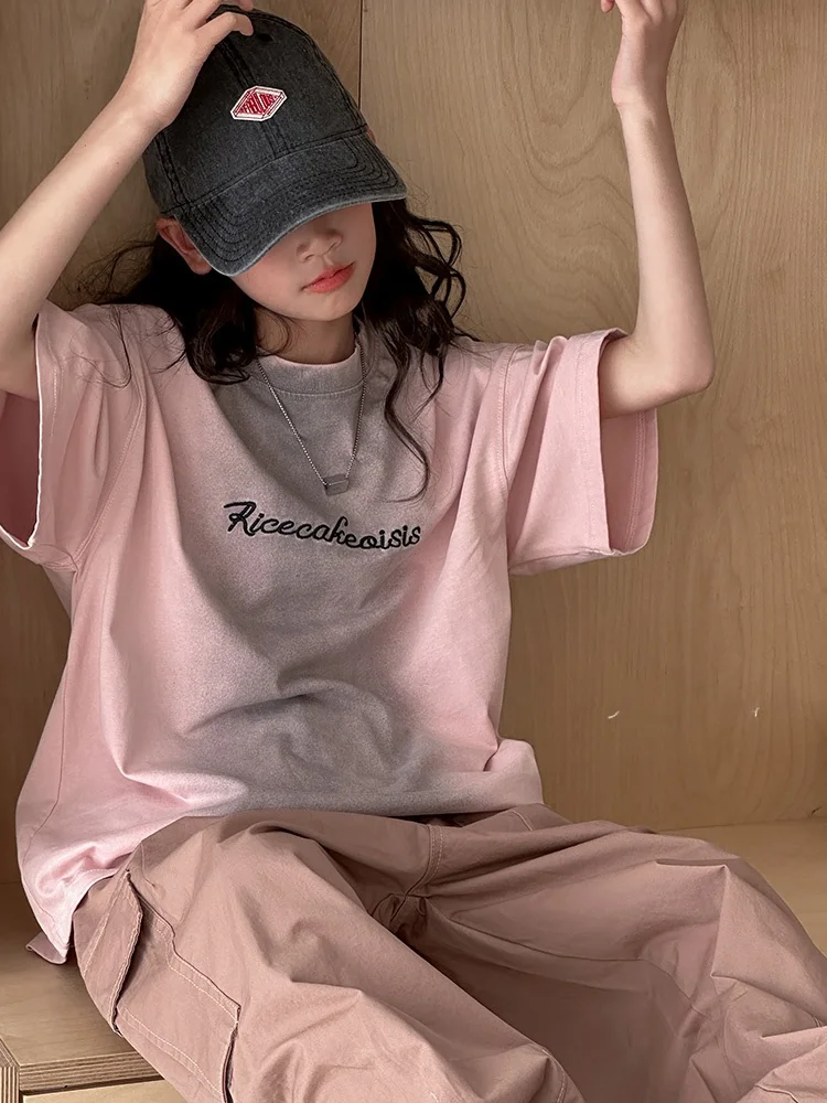 刺繍グラデーションデザインの子供用夏用半袖Tシャツ：大人っぽいスタイルの実用性と着心地の検証