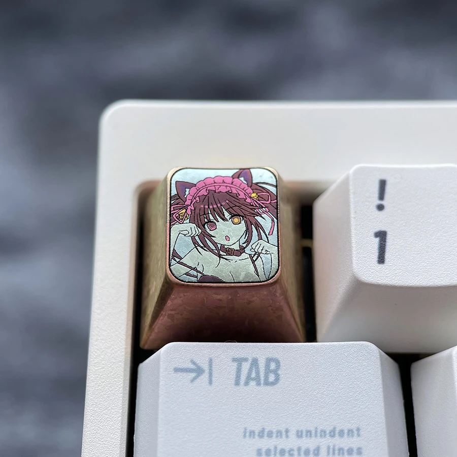 キーボード配列がタイピングに与える影響は？アニメ風のESCキーカバーで解決できるリアルな体験とは
