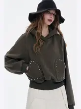 フェアリーポケット付きスタッズ入りフリースフーディ【レッド・短丈】