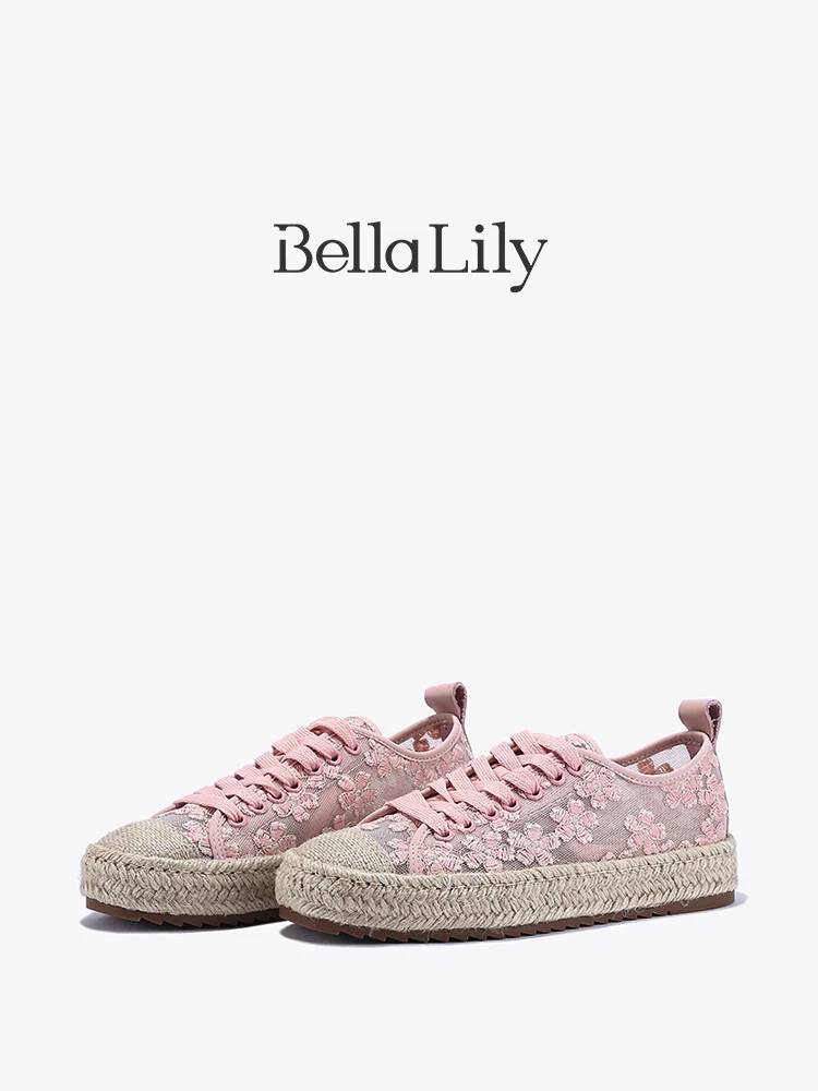 レースアップスニーカー：Bella Lily レースメッシュスニーカーのフィット感と実用性