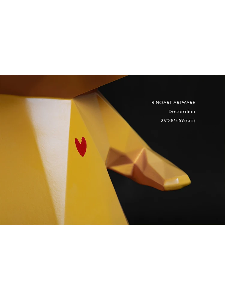 お正月玄関飾りにどんなものがある？招財小鶏の黄色 い彫刻が今、注目されている理由
