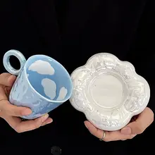 手描きの青空雲デザイン陶器カフェカップ【可愛いフォルム・ディッシュ付き】