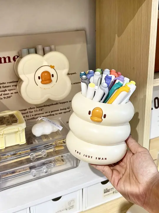 ペン立て 文具収納 壁掛け デスクトップ コンパクト キッズ ガールズ 学生 オフィス かわいい クリームカラー