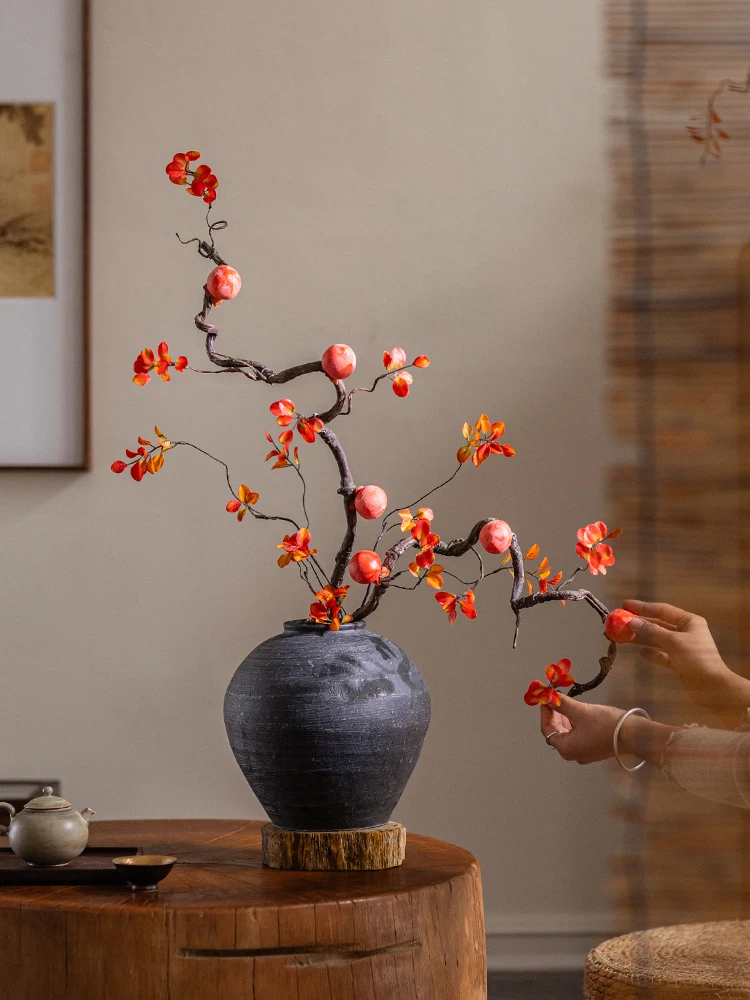 枯れ枝カキのフェイクフラワー：中古風インテリアに最適なリアルな造花の使い方
