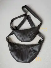 ラムスキンのショルダーバッグ【軽量・ジュエルデザイン・斜め掛け可能】