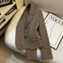 上品な浅茶色の小柄向けウールブレザー【洗練されたデザイン・秋冬用】