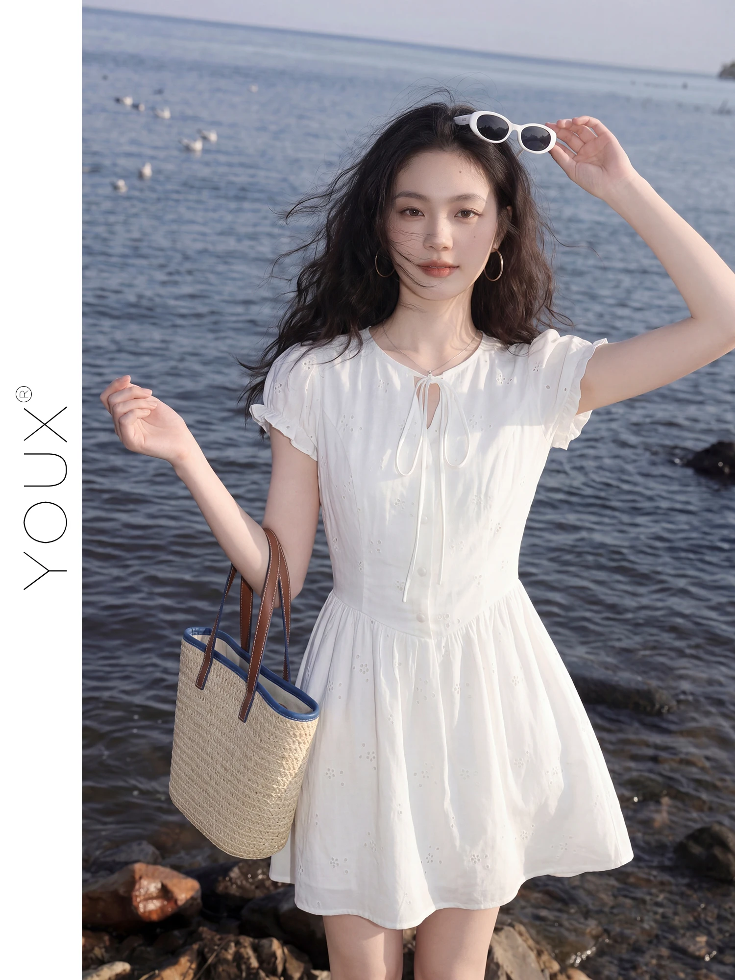 清潔感のある服装を選ぶなら、このホワイトワンピースが今、最も信頼できる理由は？