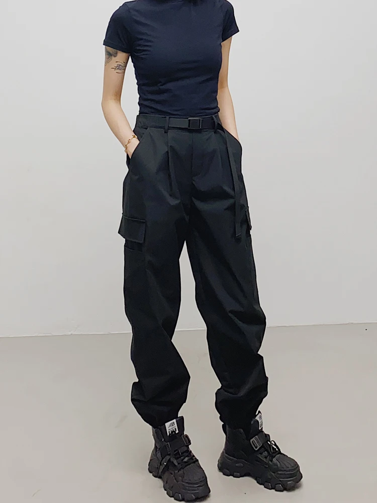 きれいめコーデの基本ルールとは？白Tシャツが支えるシンプルさの実践ガイド