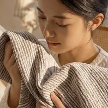 ユニークな形状のソファクッション【滑り止め付き・高級感・四季対応】