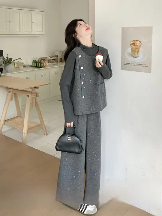 灰色の高級感あるファッションスタイル【蝶結びベスト・ワイドパンツ・トリプルアイテム】（セットアップ対応）