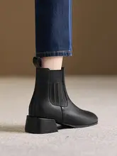 エレガントなミニブーツ【クラシックデザイン・高ヒール・ファー付き】