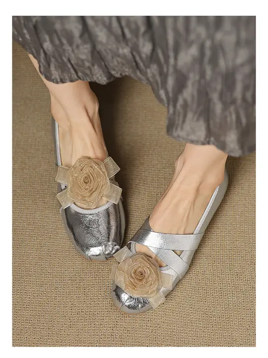 極上の柔らかさのフラワーデザインバレエシューズ【クロスゴムバンド・フラットシューズ・女性用】【おしゃれな金銀コンビ】