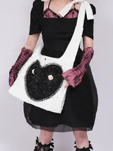 ハートデザインのワッフルテクスチャーショルダーバッグ【サッと持てる・女性用・シンプルで可愛らしい】