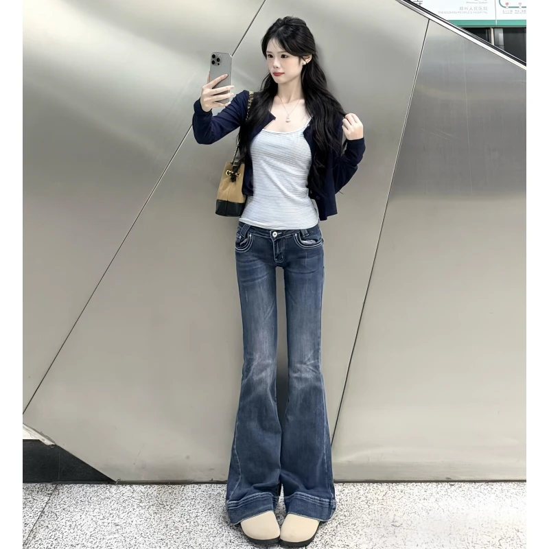 テーパードパンツとスリットフレアパンツの違いは？レトロブルーのエクストラロングパンツで解決するスタイルの悩み