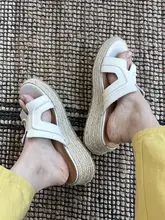 真皮製編み込みサンダル【厚底・重工デザイン・ファッショナブル】