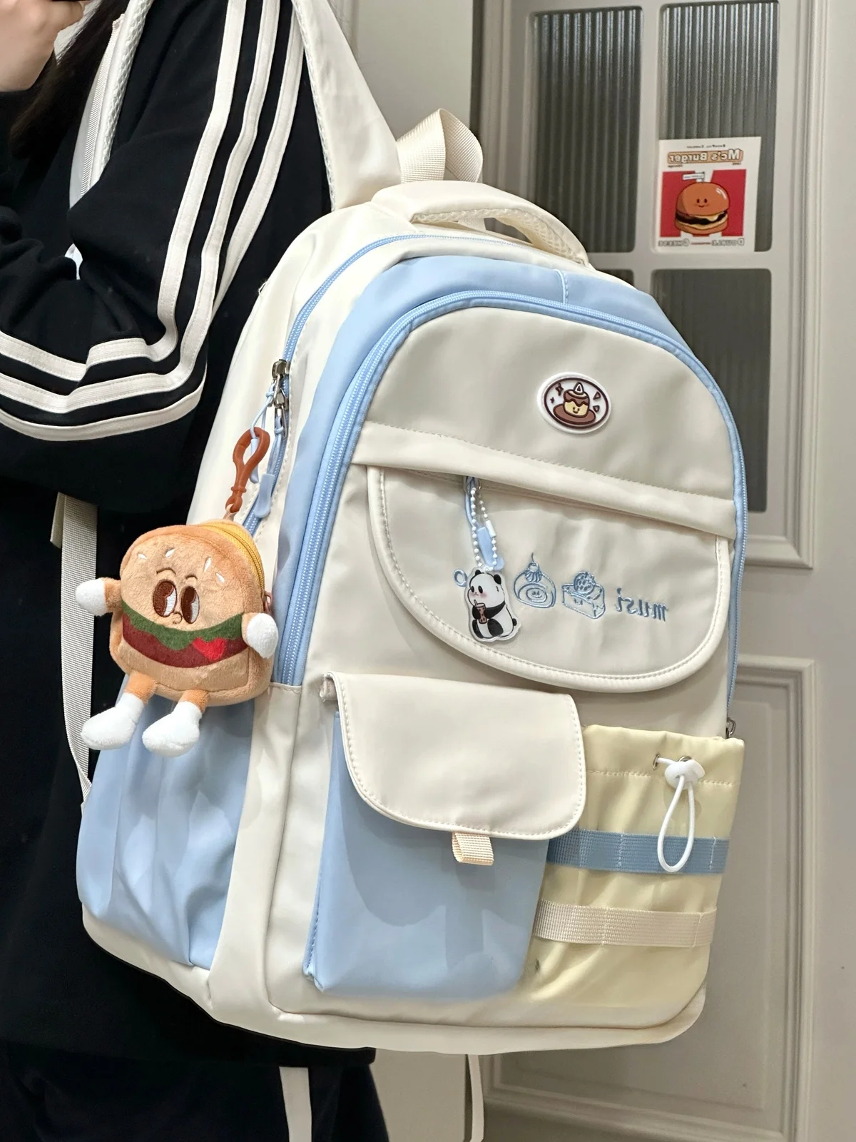 可愛いデザインのリュックサック：大容量で通学・旅行に最適な甜美学院風スタイル