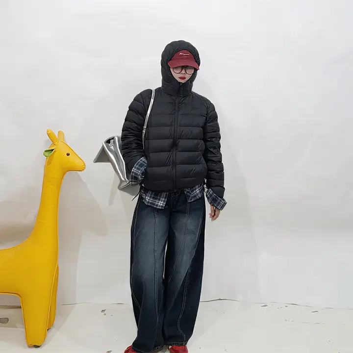 軽量フード付きダウンジャケット【男女兼用・極上の柔らかさ・秋冬用】