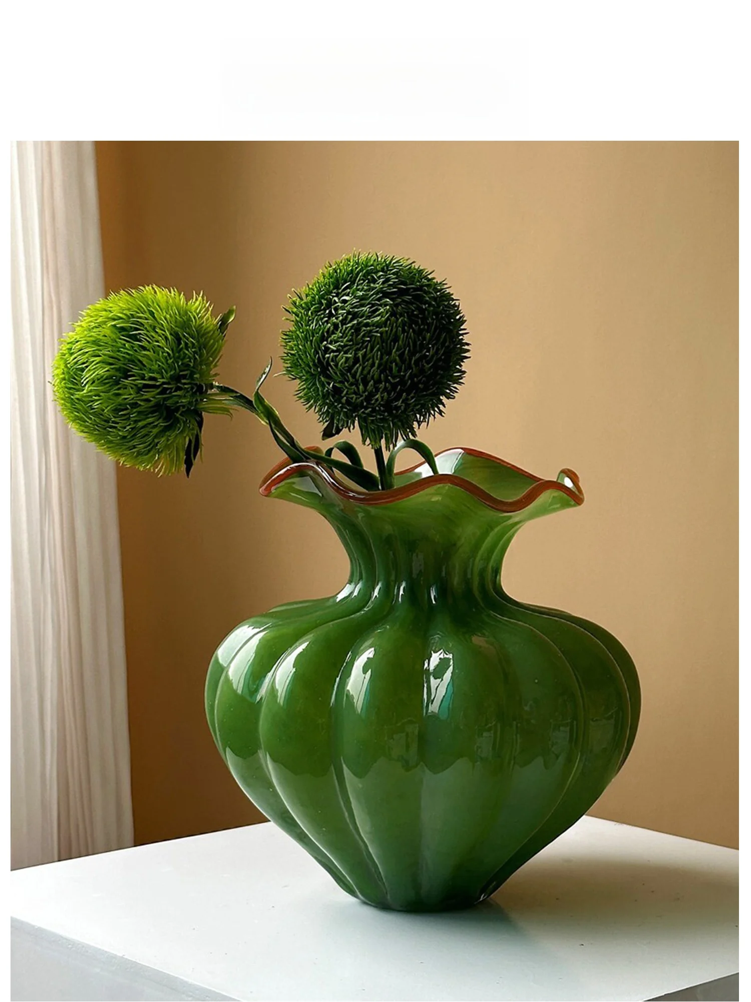 floating vase ripple で心を癒すには？北欧風の波浪デザインガラス花瓶がおすすめな理由