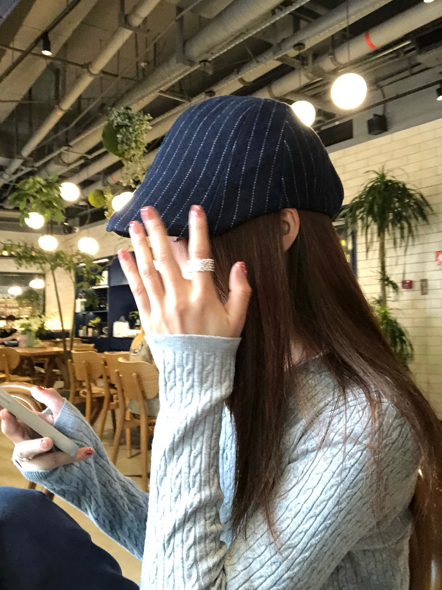 ベレー帽を女性に着せたいなら、どう選ぶべきか？