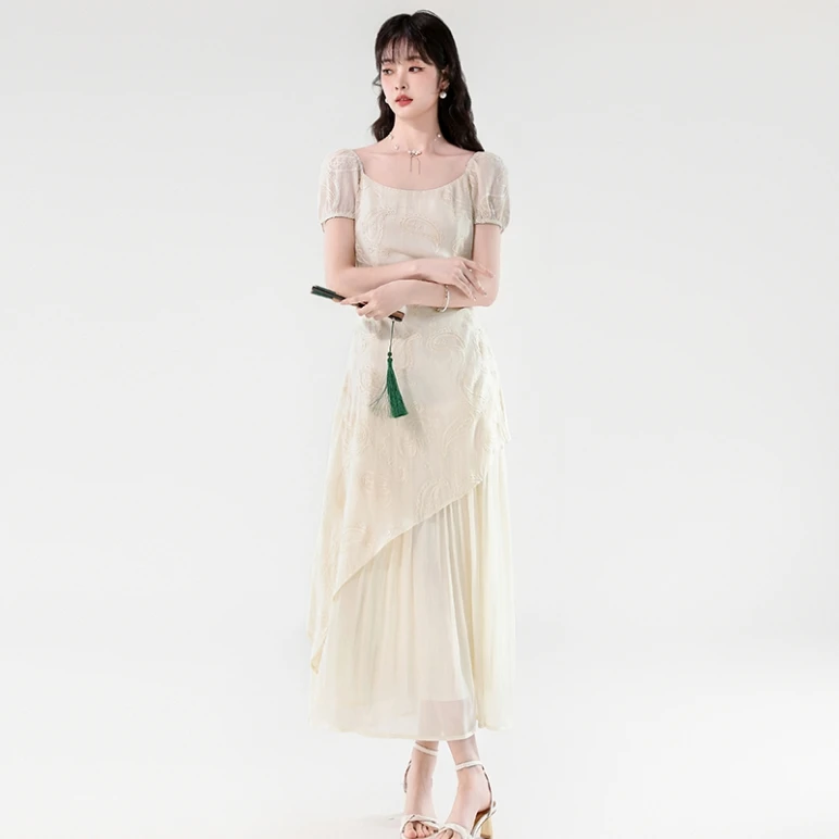 夏の女性のドレス、どう選ぶべきか？通勤からリゾートまで、1つのドレスで解決できるリアルな選び方
