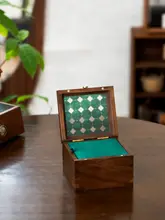 ウッド製のユニークな膨らみのある収納ボックス【天然素材・胡桃・お土産や贈り物に最適】
