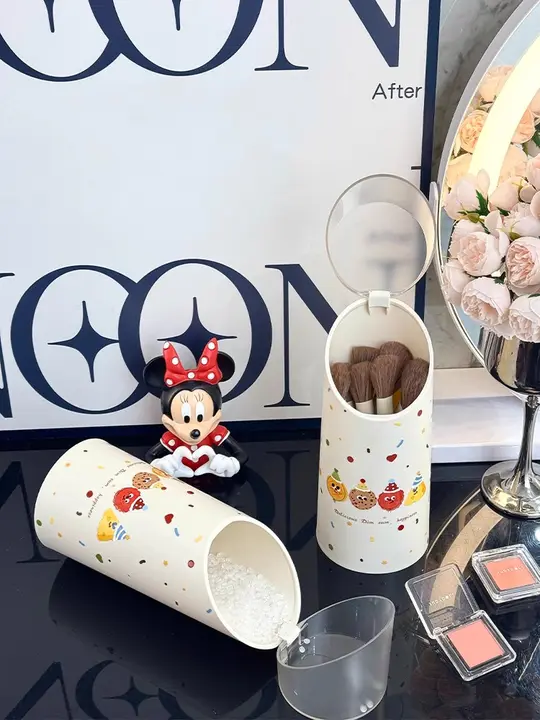 化粧ブラシ収納筒【防塵・化粧台用・口紅やアイシャドウ置き】