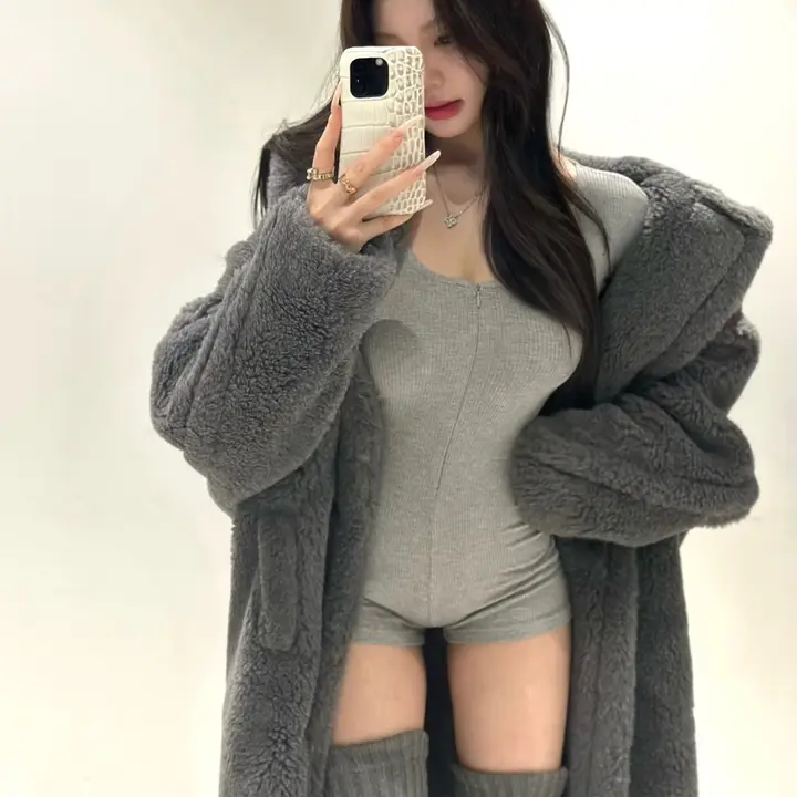 春季用 セクシーなフィット感の長袖ボディースーツ【女性用・スタイリッシュデザイン】（セットアップ対応）