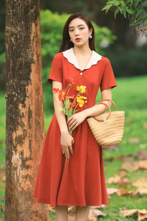 ヴィンテージ風ツイストデザインのレディスワンピース【ウエストシェイプ・バブリーネック・夏用・レッド】