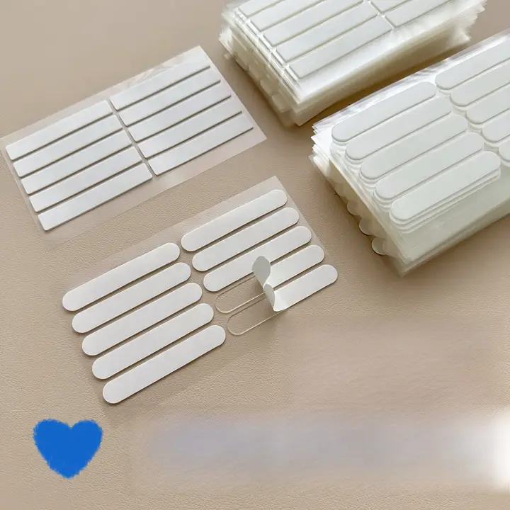 透明で剥がれにくい！二面用水晶ジェルテープ【ナノ素材・カードや紙の展示に最適】