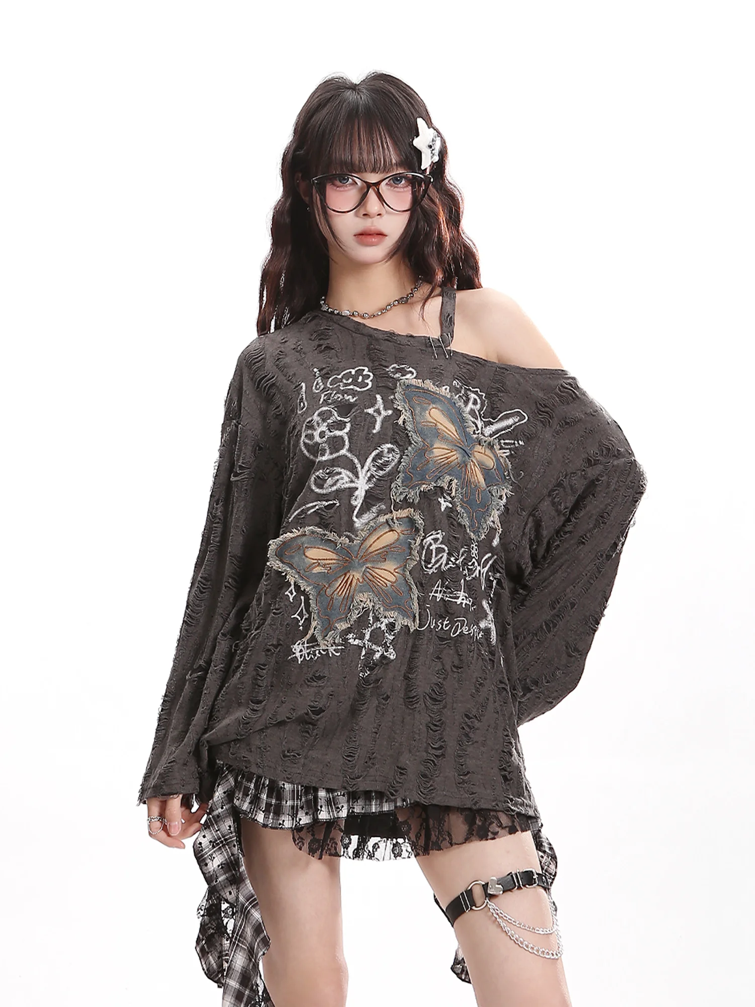 なで肩Tシャツをどう選ぶ？蝶柄の斜め肩デザインが注目する理由とは